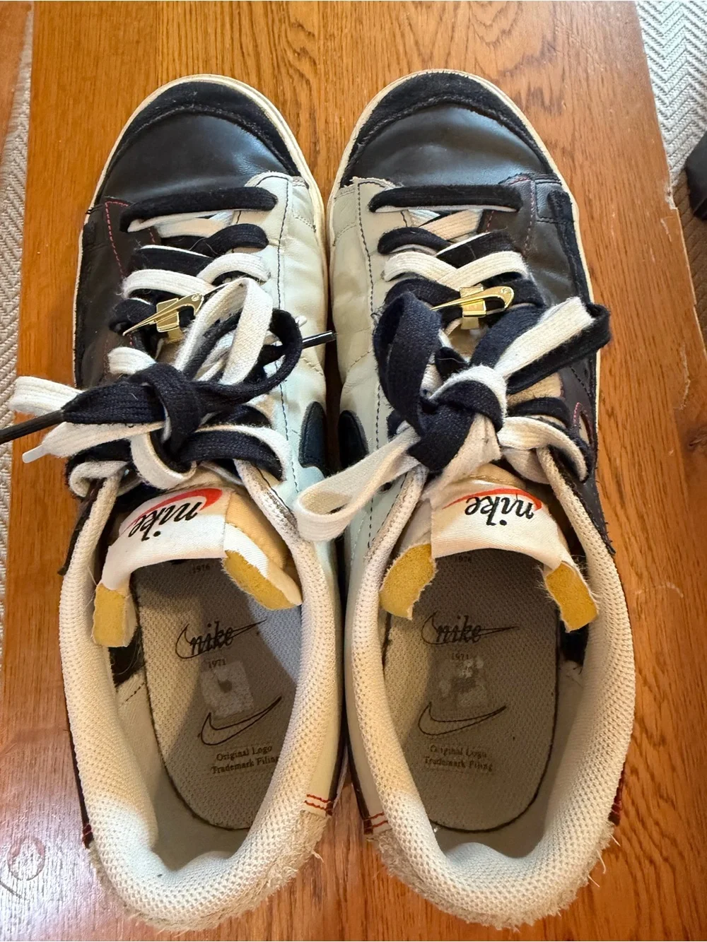 Nike Low-Top Sneakers ( Men’s)